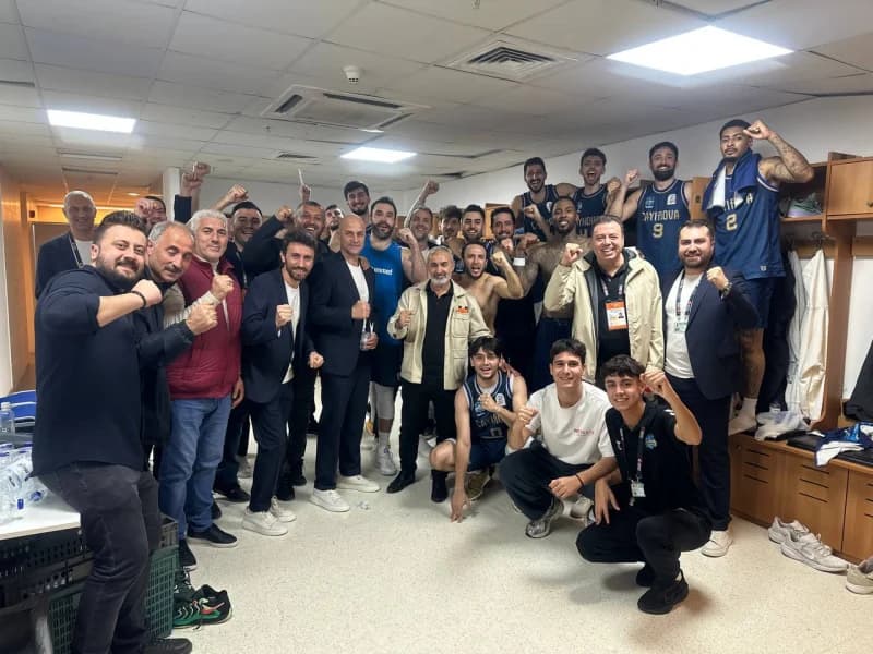 Çayırova Belediyesi, Fenerbahçe Koleji'ni farklı geçti!