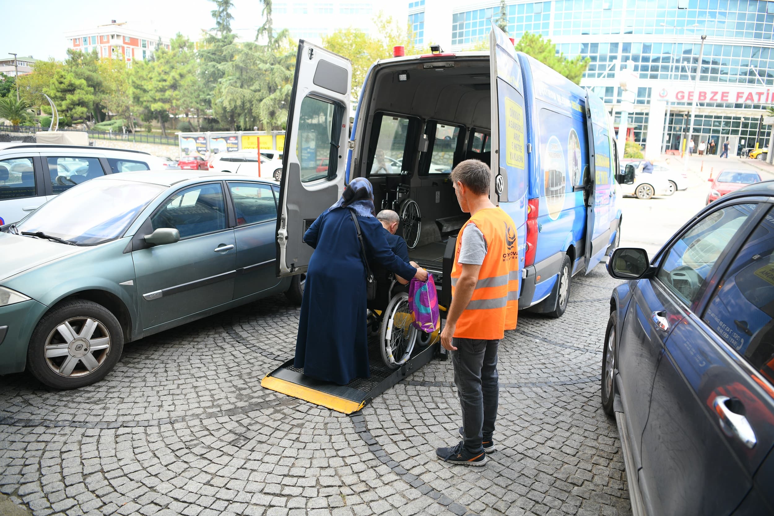 Çayırova'da Sosyal Yardımlar Hız Kesmedi!