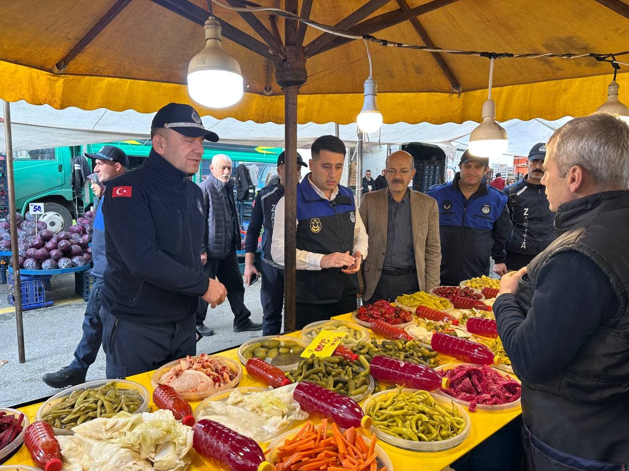 Çayırova'da Zabıta Ekipleri Pazar Denetiminde!