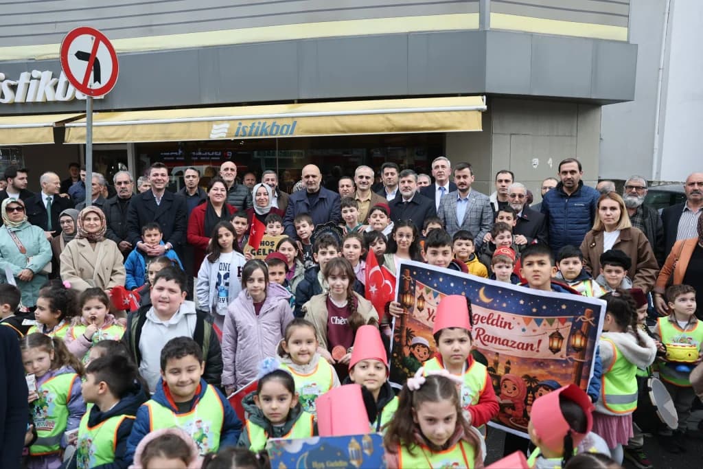 Ramazan coşkusu yürüyüşle başladı