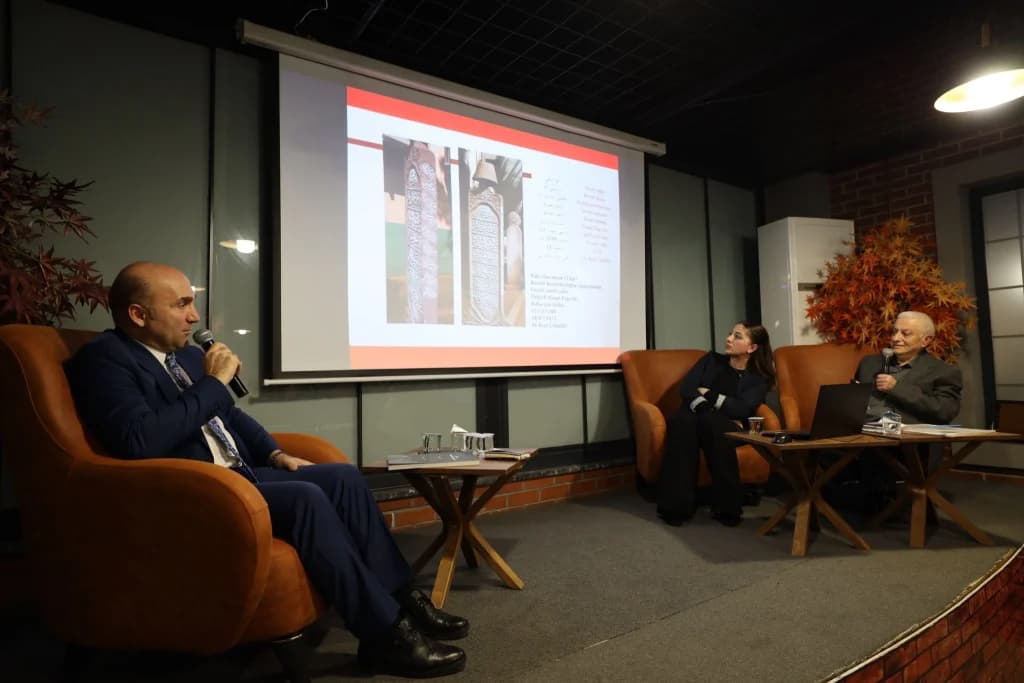 Osmanlı mezar taşları söyleşide ele alındı