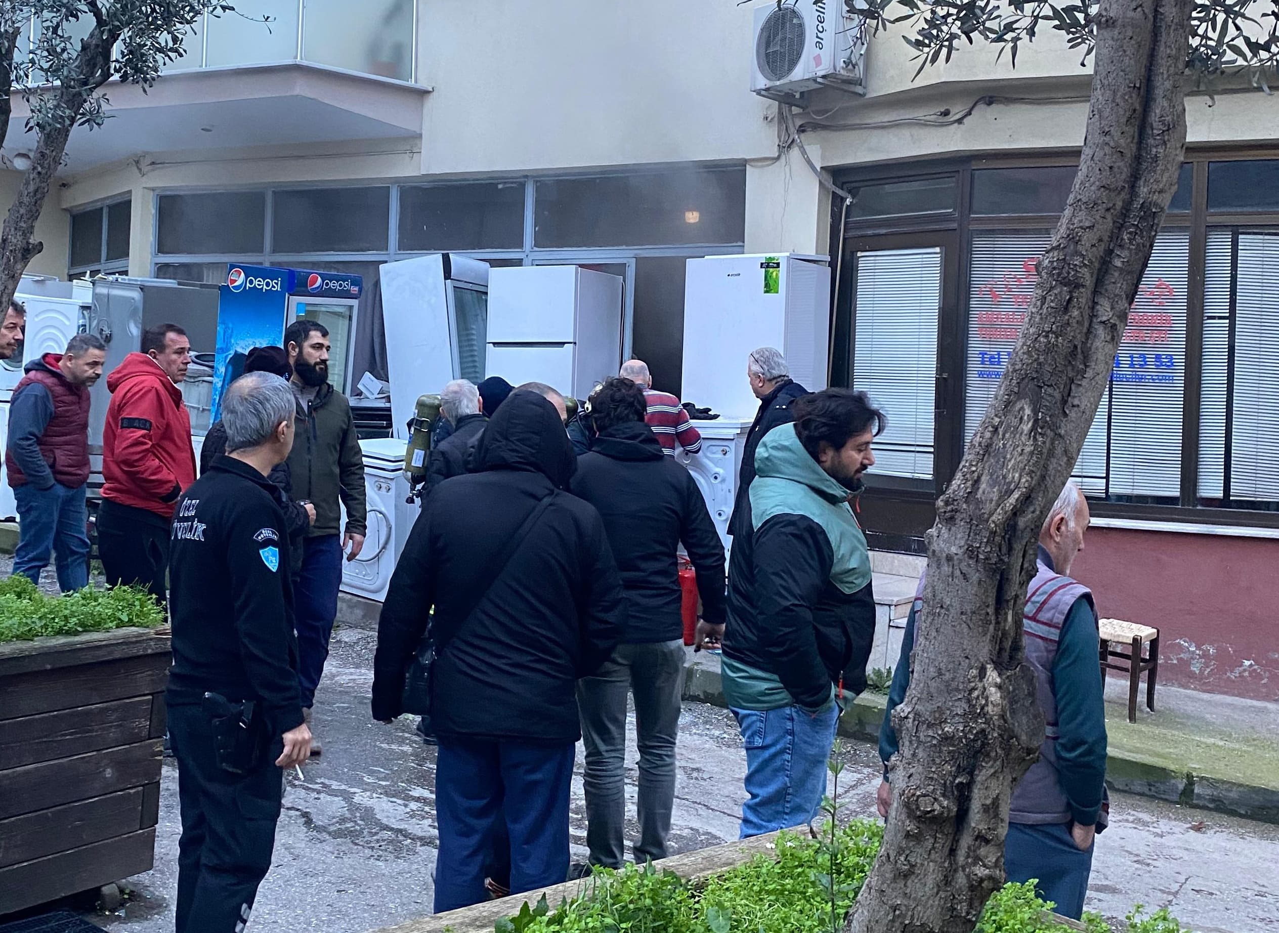 Karamürsel'de İş Yeri Yangını Korkuttu!