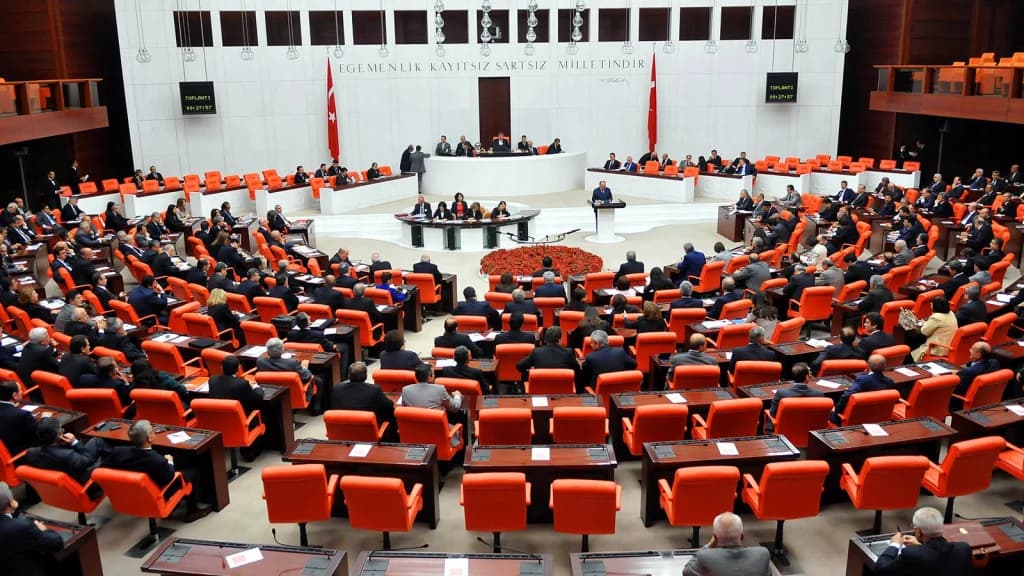Milletvekillerinin ayrıcalıkları yeniden gündemde