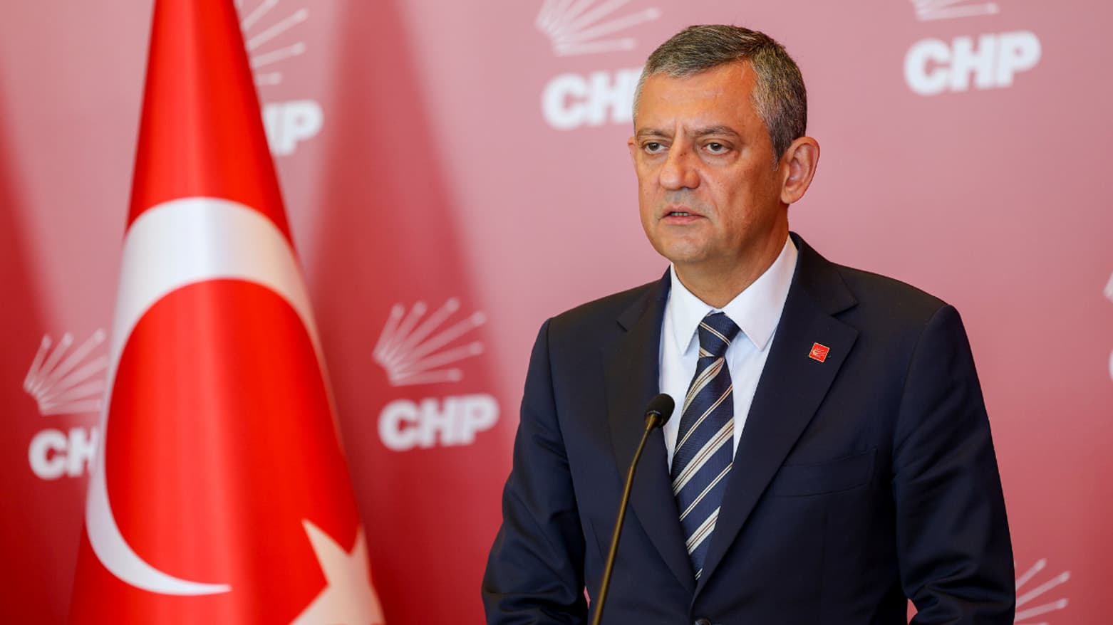 Özgür Özel'den Emekli Zammına Sert Tepki!
