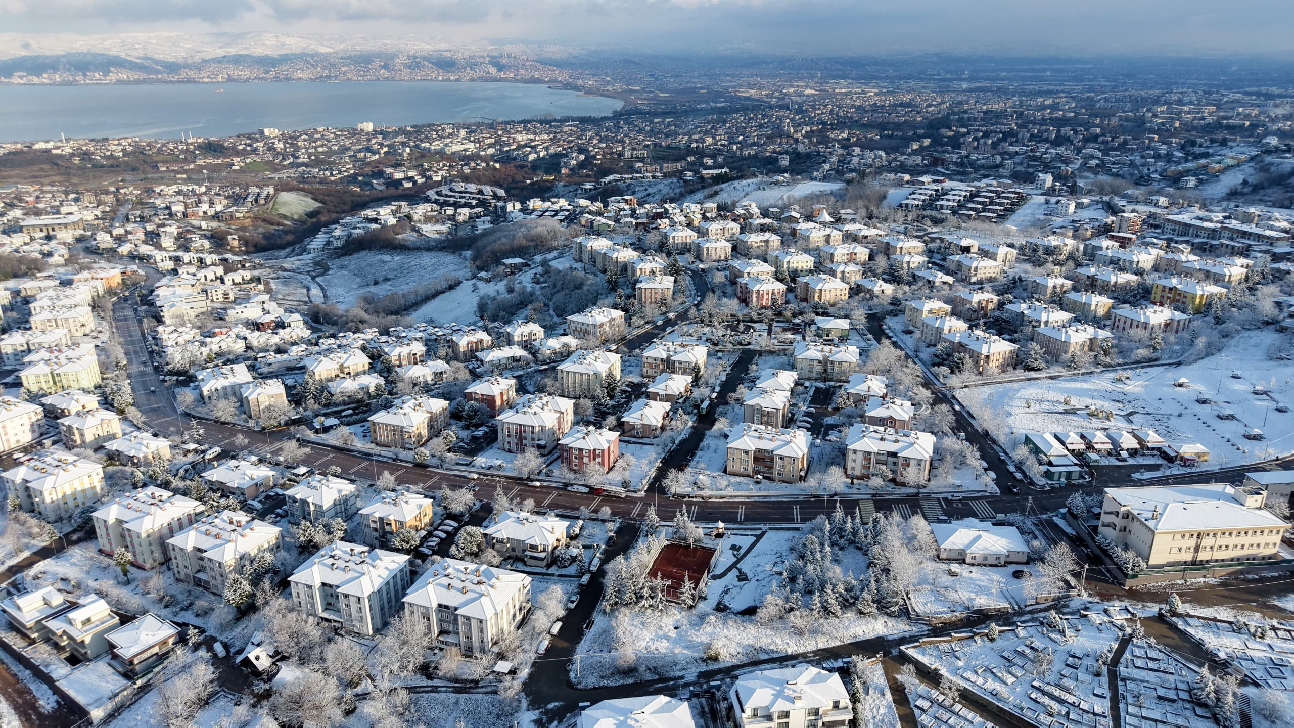 Başiskele'de Yollar Açık!