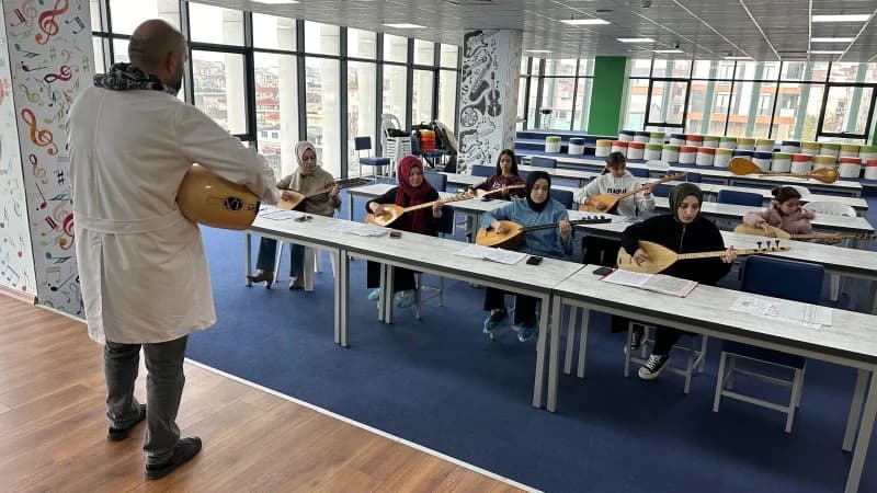 Çayırova'da Bağlama Kurslarına İlgi Büyük!