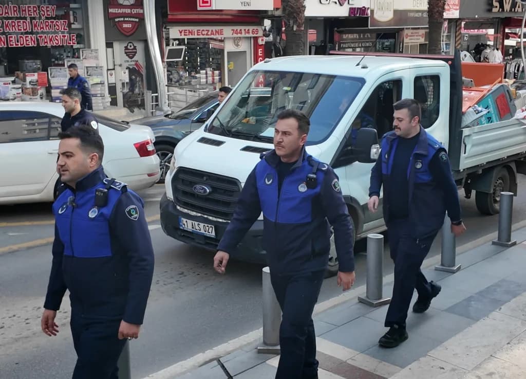 Çayırova'da zabıta ekipleri cadde denetimi yaptı
