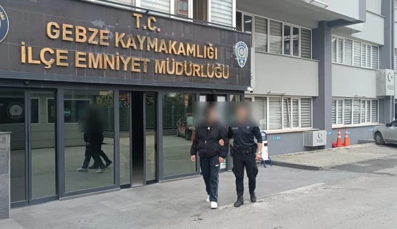 Gebze'de Hırsızlık Suçundan Aranan Genç Yakalandı!