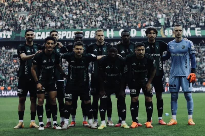 Galatasaray'da Kocaelispor Yenilgisi Sonrası Düşüş!