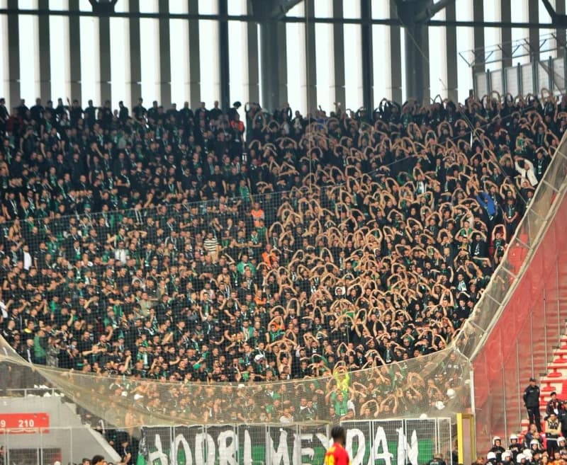 Göztepe ve Kocaelispor'a PFDK'dan Cezalar!