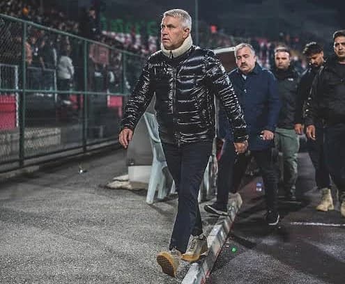 Sakaryaspor'da Başkan Kıratlı İstifa Etti!