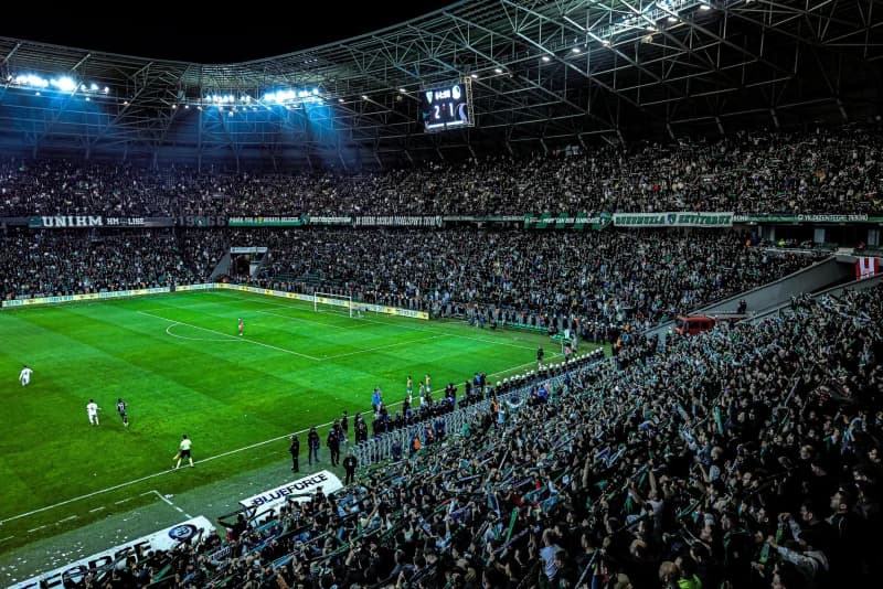 Kocaelispor'a Tribün Kapatma Cezası!