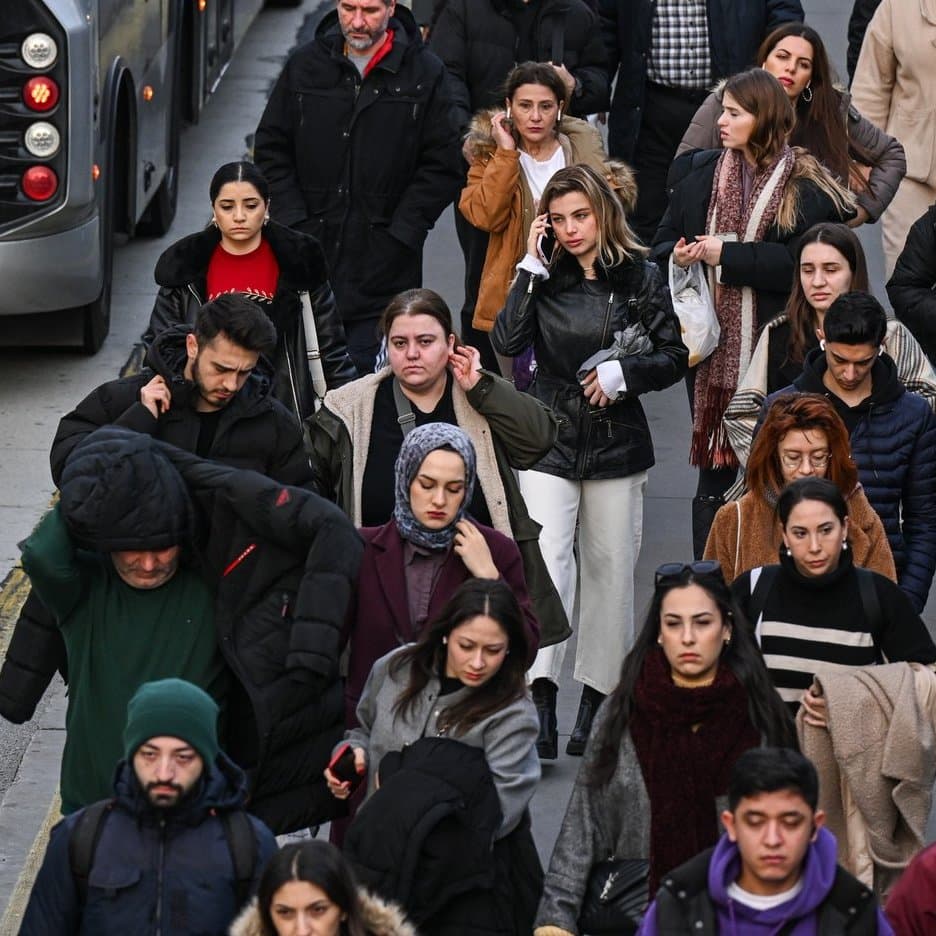 TBMM'ye 2025'te 4 Gün Çalışma Talebi Yağdı!
