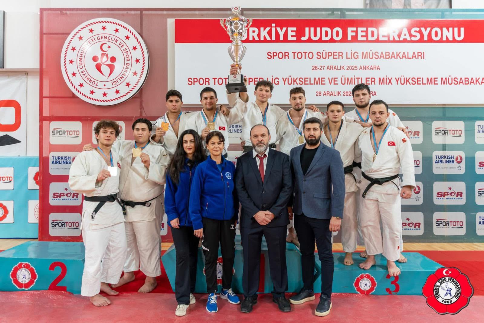 Kocaeli Büyükşehir Kağıtspor, Judo Süper Ligi'nde Şampiyon!