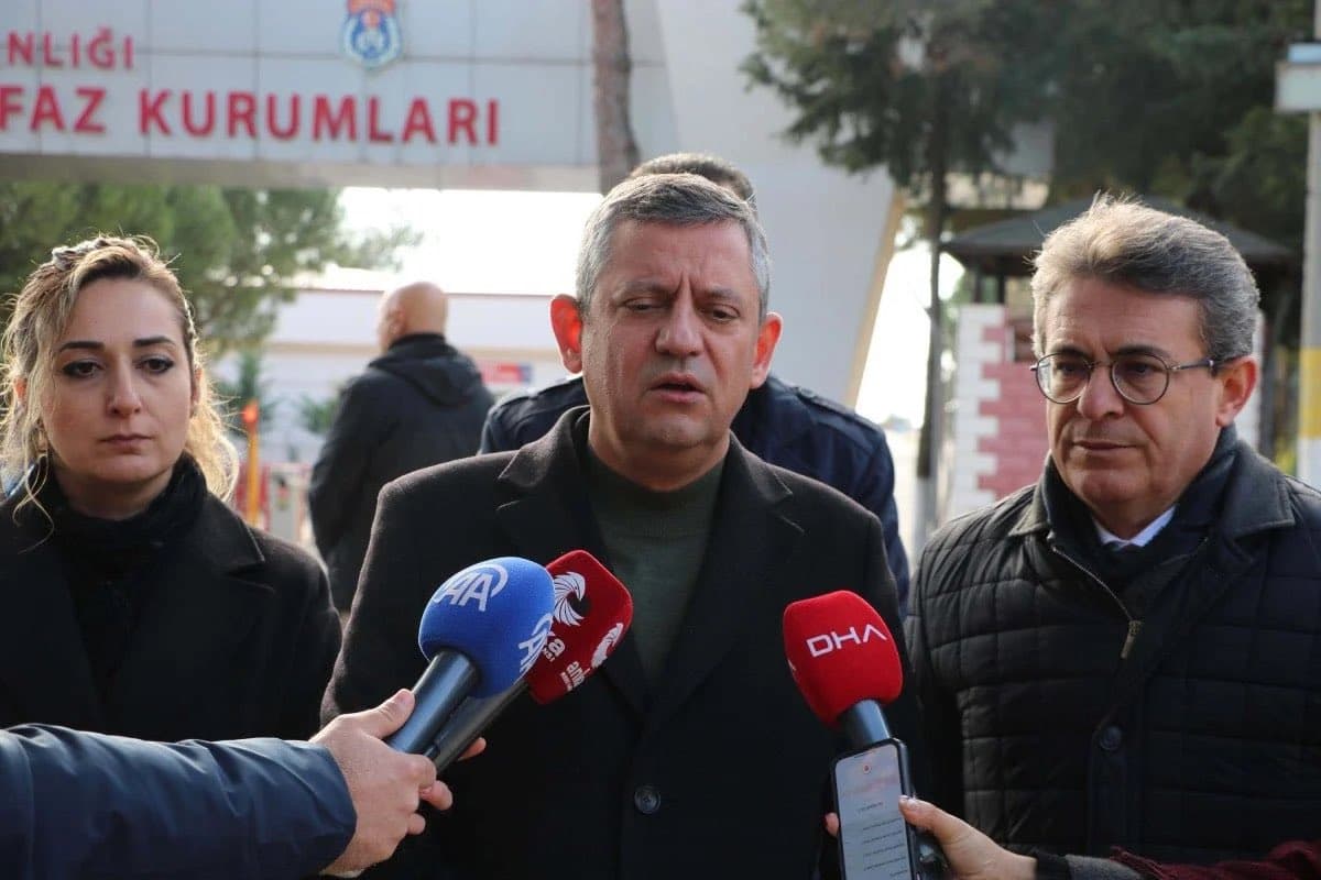 Özgür Özel'den Tutuksuz Yargılama Çağrısı!