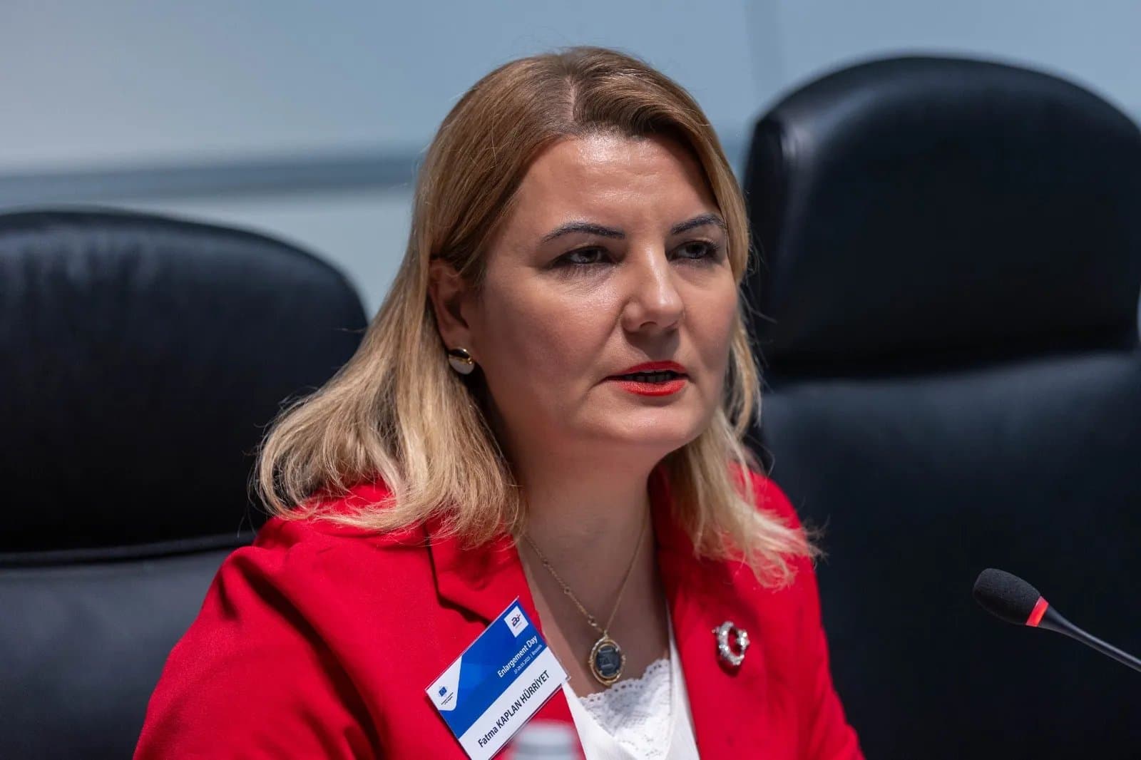 Fatma Kaplan Hürriyet'ten AK Parti İddialarına Yanıt!