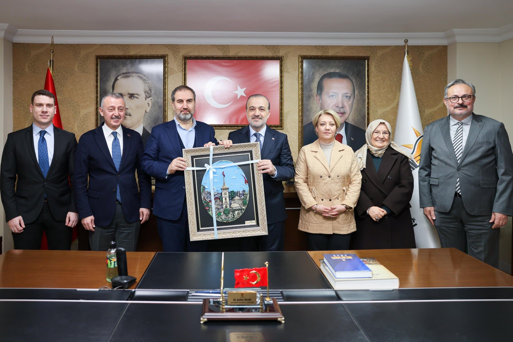 Mustafa Şen Trabzon'da AK Parti'yi Ziyaret Etti