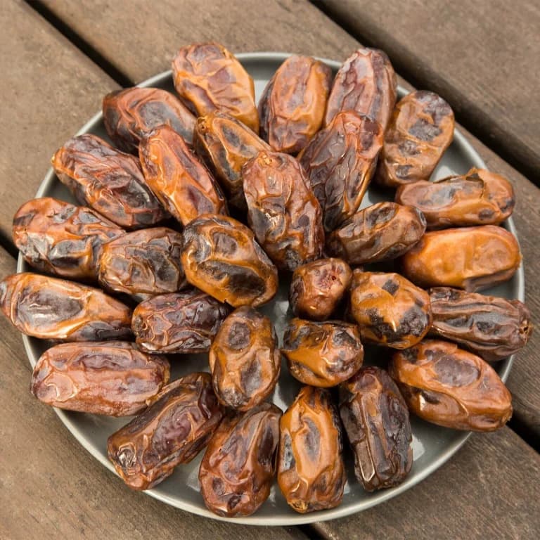 Ramazan öncesi hurma tezgahlarda ilgi görüyor
