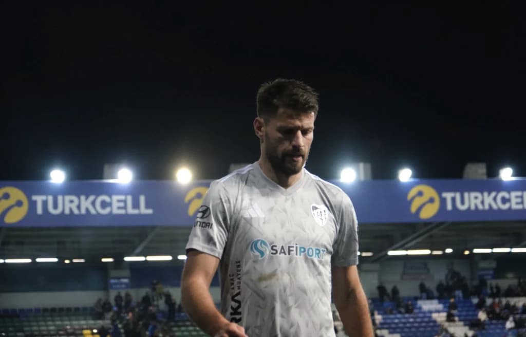 Kocaelispor'da Petkovic sakatlığı: Beşiktaş maçında forma giyemeyecek!