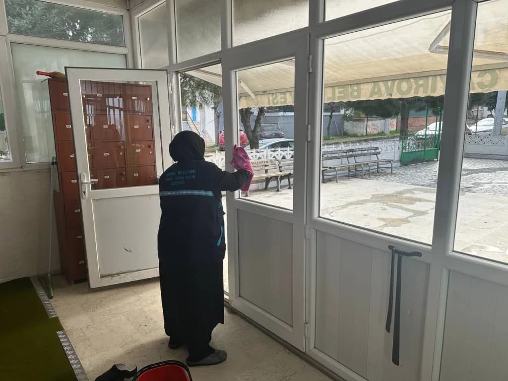 Çayırova'da camiler ve mezarlıklar Ramazan'a hazır