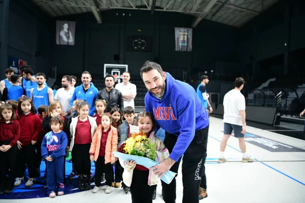 Çayırovalı miniklerden dev adamlara ziyaret