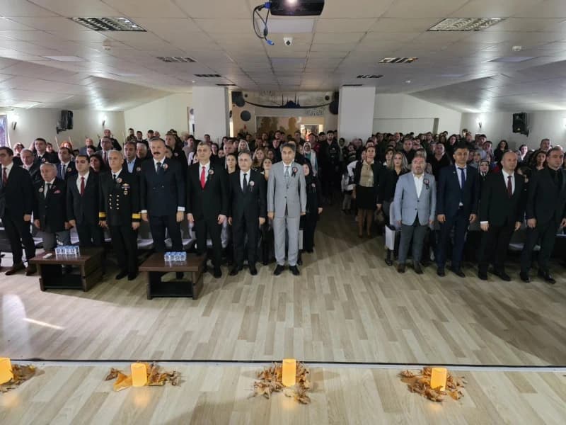 Gazi Mustafa Kemal Atatürk Gölcük'te Anıldı!