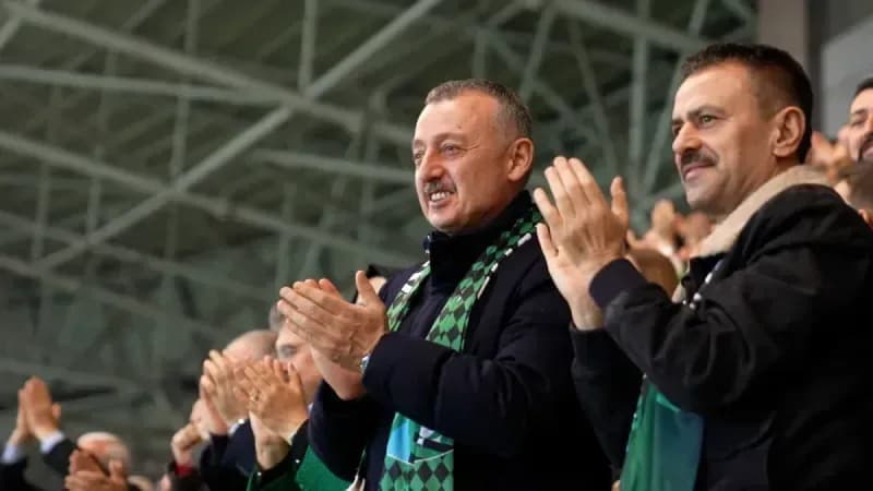 Başkan Büyükakın Kocaelispor Antrenmanında!