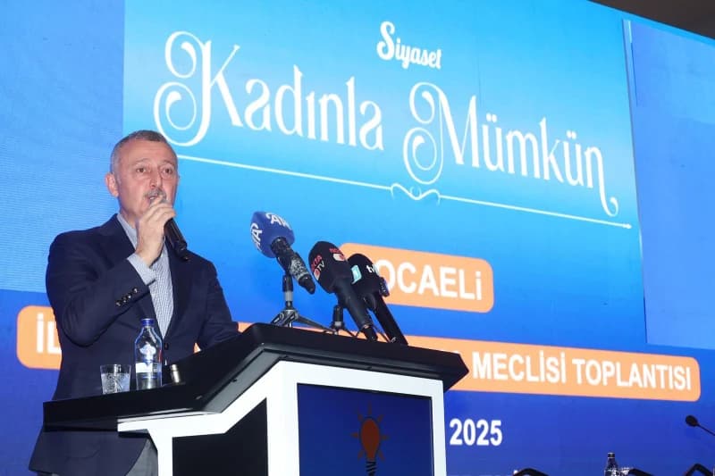 Kocaeli'de Siyaset Gerginliği: Büyükakın'dan Özel'e Sert Yanıt!