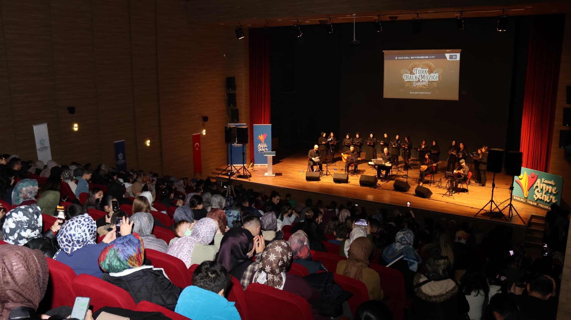 Kocaeli'de Kadın Korosundan Unutulmaz Gece!