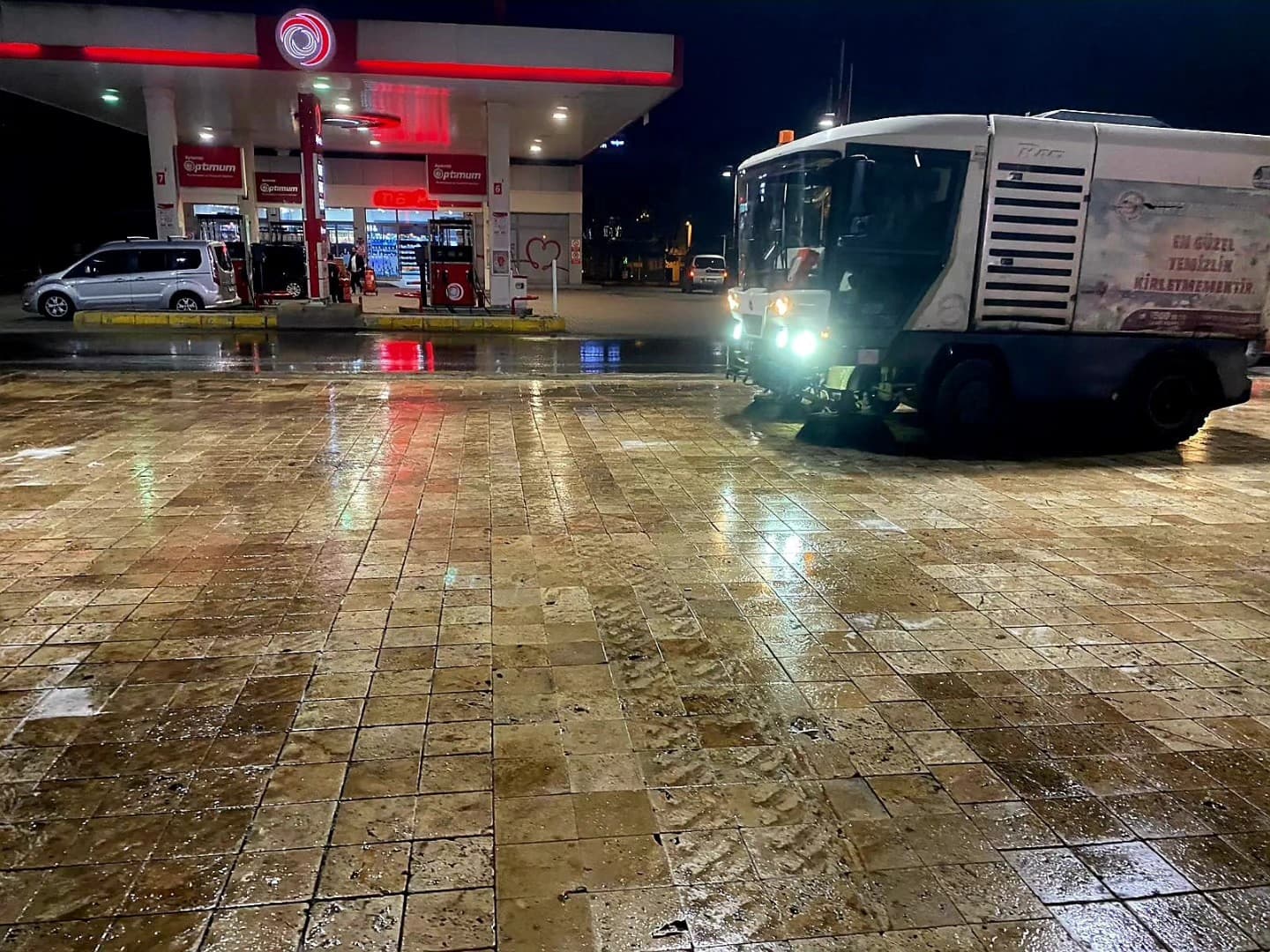 Körfez'de En Uzun Gece Temizlikle Aydınlandı!