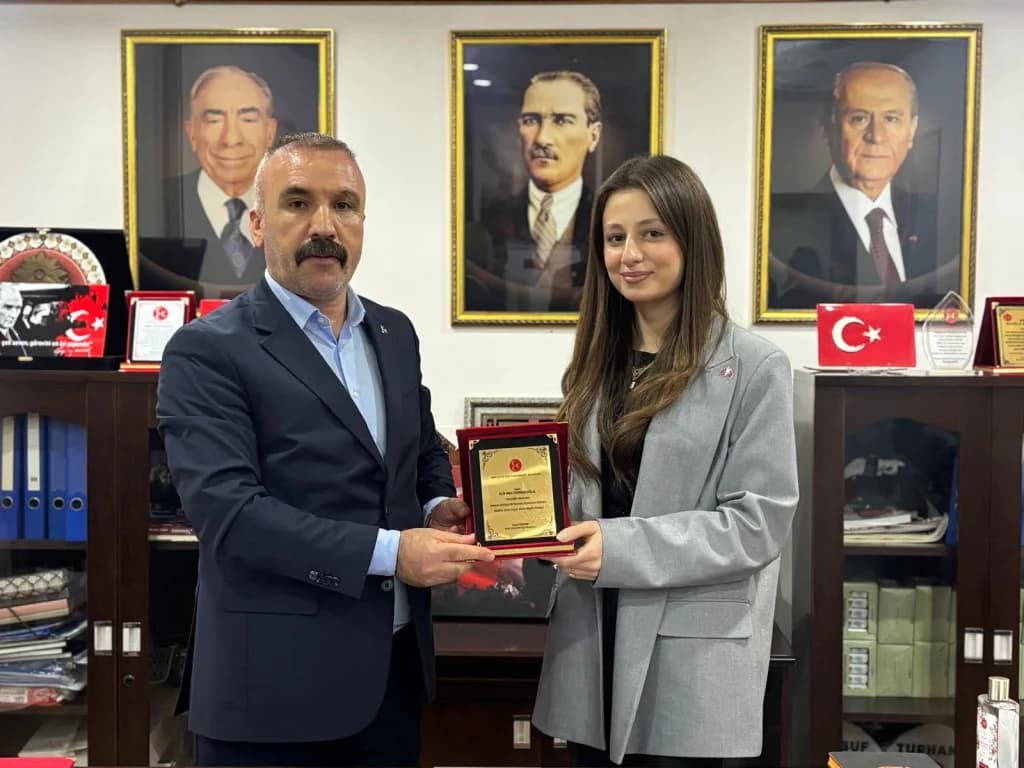 Gençlik Bayrağı Teşkilatta El Değiştirdi