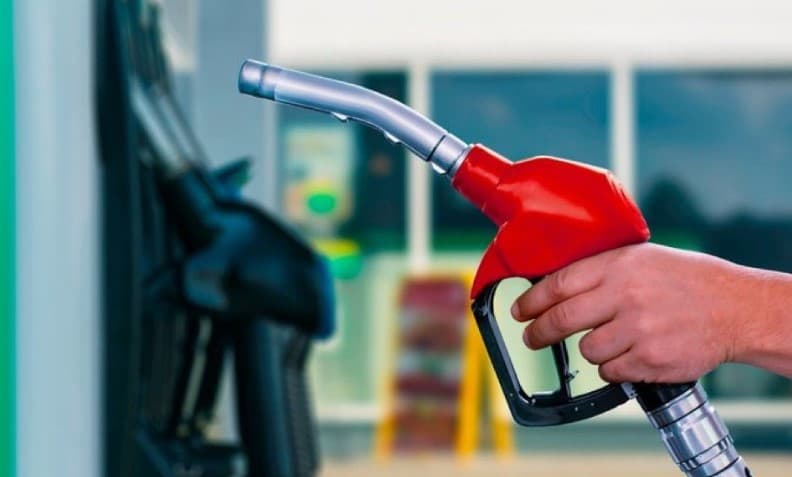 Akaryakıta Çifte Zam: Benzin ve Motorin!