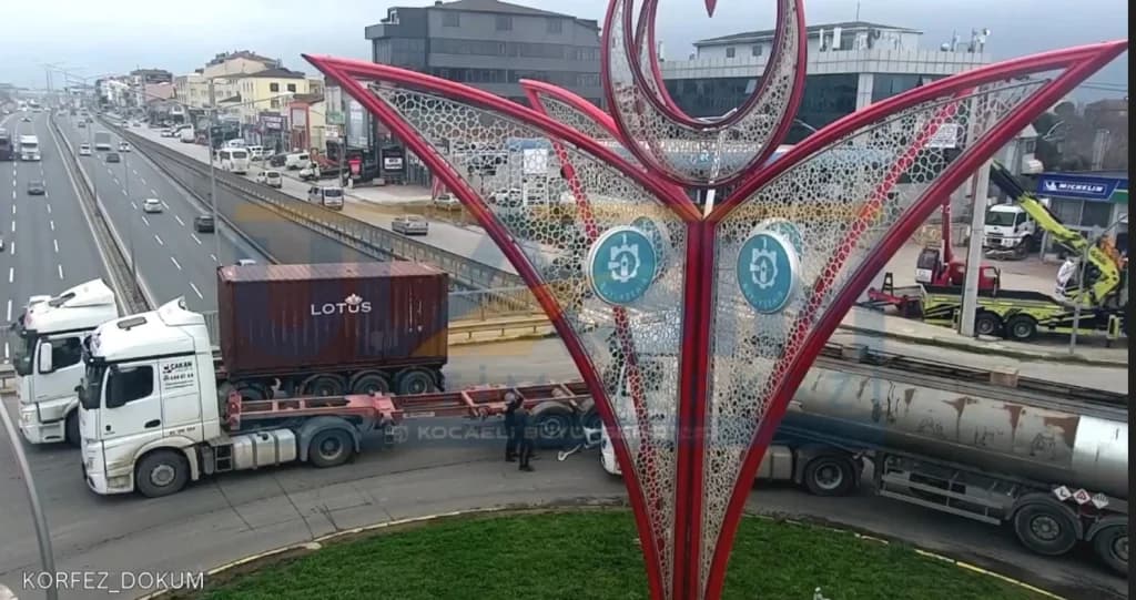 Döküm Kavşağı'nda trafik çıkmazı büyüyor!