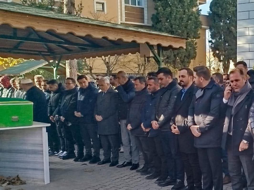 Darıca'da Ethem Hatun Son Yolculuğuna Uğurlandı!