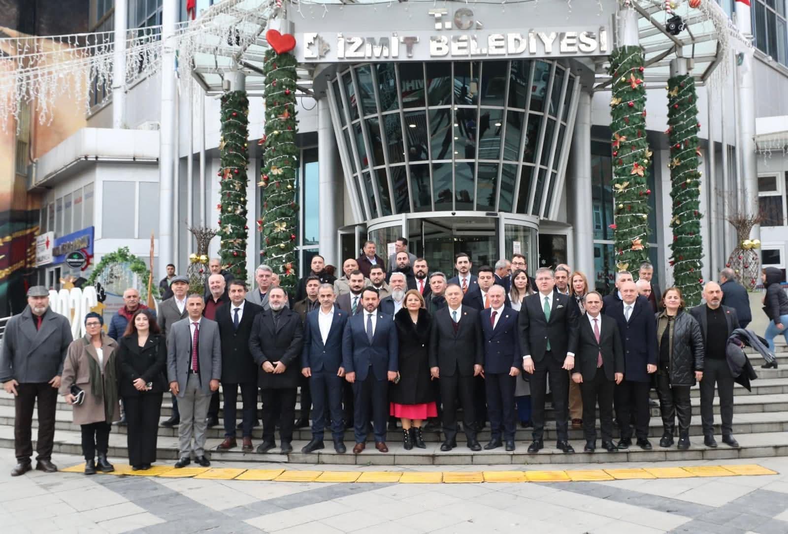 CHP Heyeti İzmit'te Başkan Hürriyet'i Ziyaret Etti!