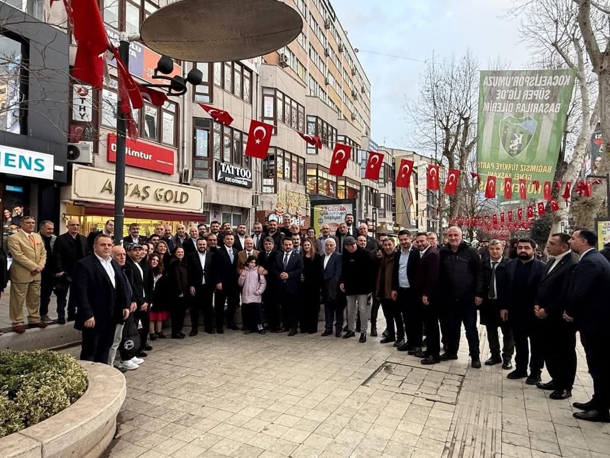 CHP Heyetinden İzmit’te Dernek Ziyareti