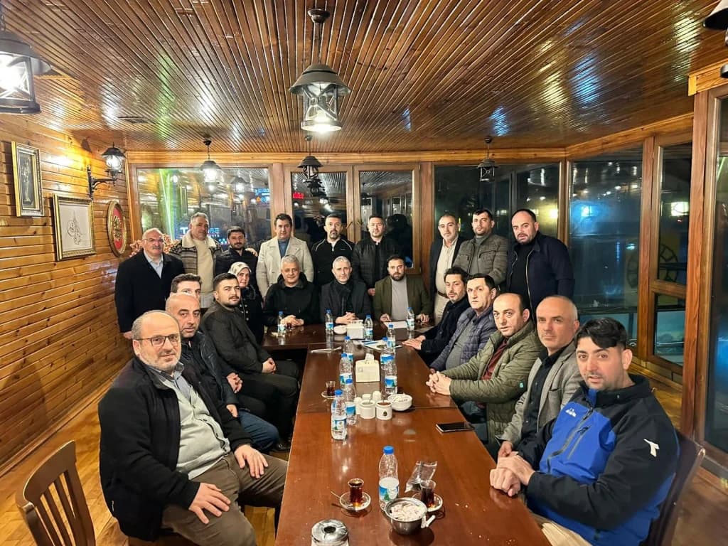 AK Parti Gebze'de mahalle başkanlarıyla sahur yaptı
