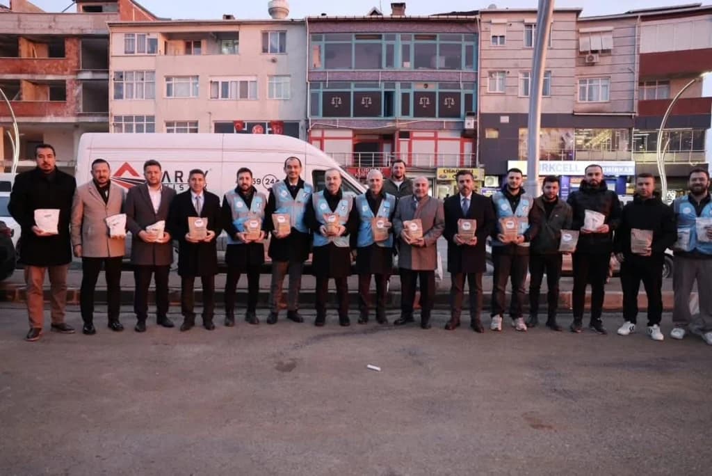 AK Gençlik Gebze'den 'İftara 5 Kala' seferberliği