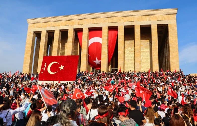 10 Kasım'da Anıtkabir'de Ziyaretçi Rekoru Kırıldı!