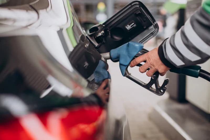 Benzine Zam Geliyor: 1,30 Lira Artış!