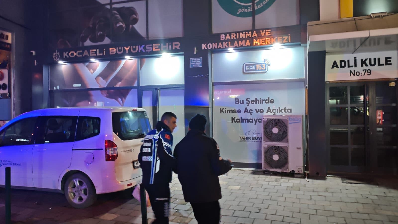 Gebze'de Evsiz Vatandaşa Yardım!