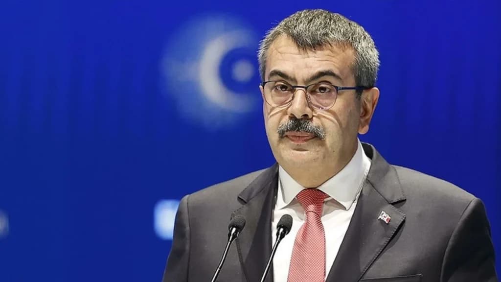 MEB'den öğretmenlere müjde: 10 bin atama ve ek derslere zam