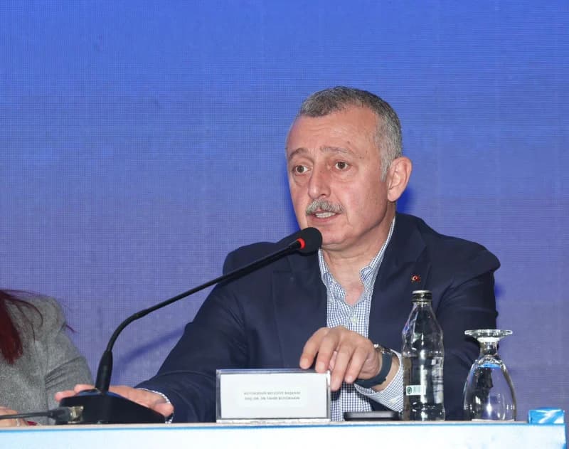 Başkan Büyükakın'dan Özgür Özel'e sert tepki!