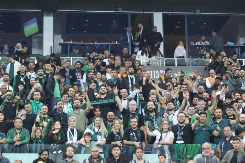 Abdülkerim Durmaz'dan Kocaelispor Taraftarına Eleştiri!