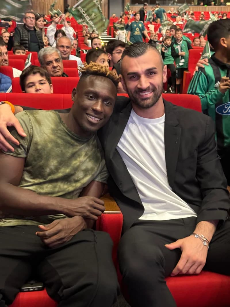 Kocaeli Kongre Merkezi'nde Tarihi Futbol Buluşması!