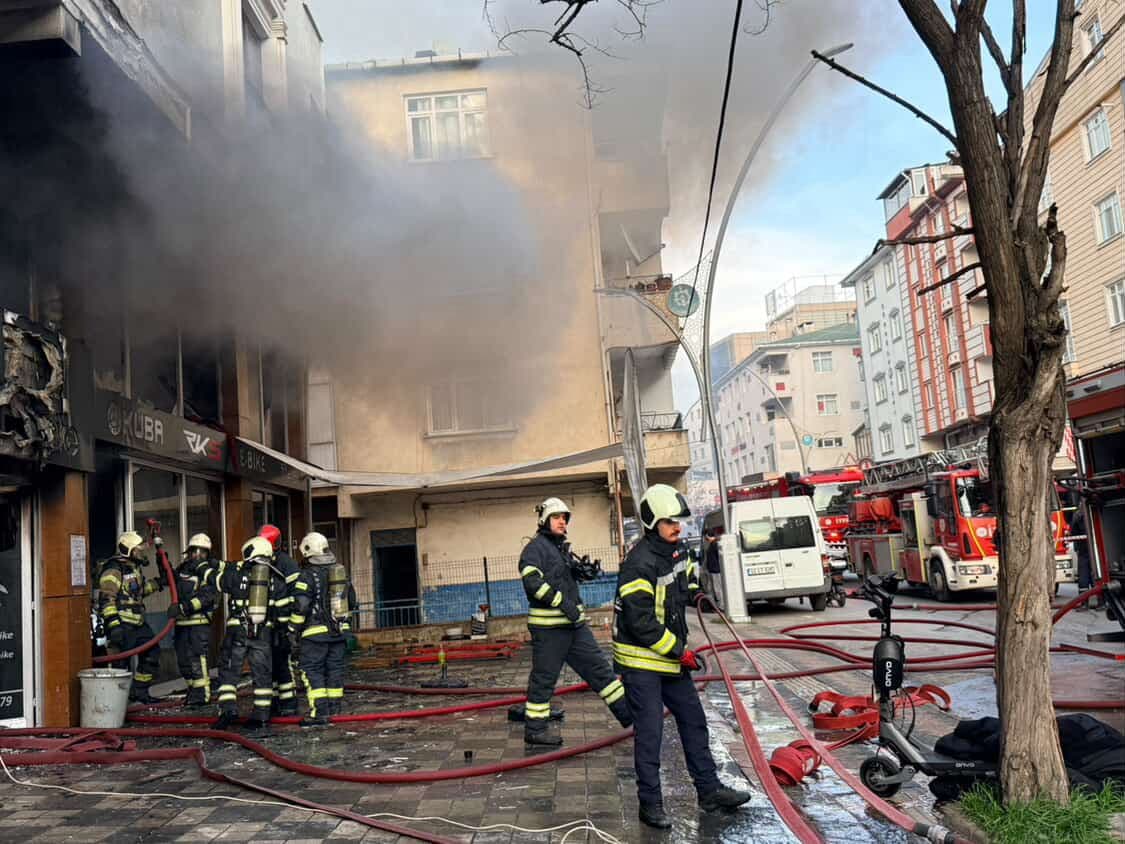 Çayırova'da iş yerinde yangın paniği!