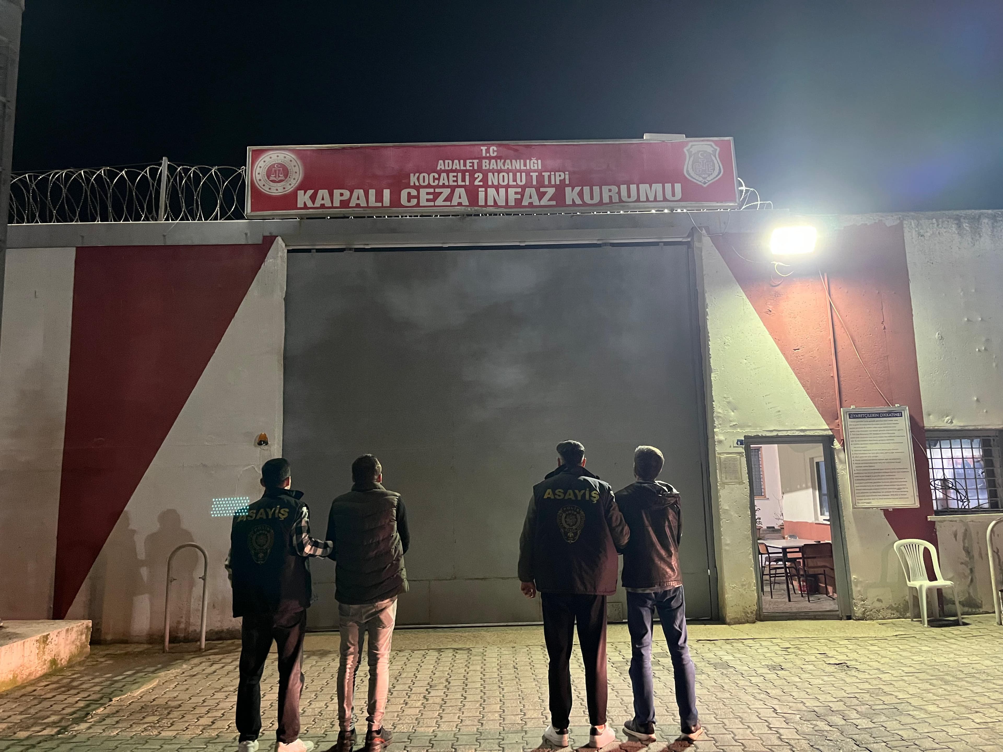 Darıca'da Hırsızlık Şüphelileri Tutuklandı!