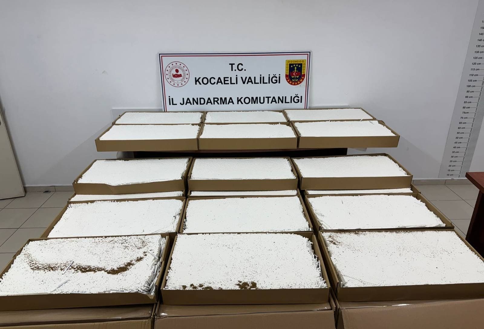 Dilovası'nda Kaçak Makaron Operasyonu!
