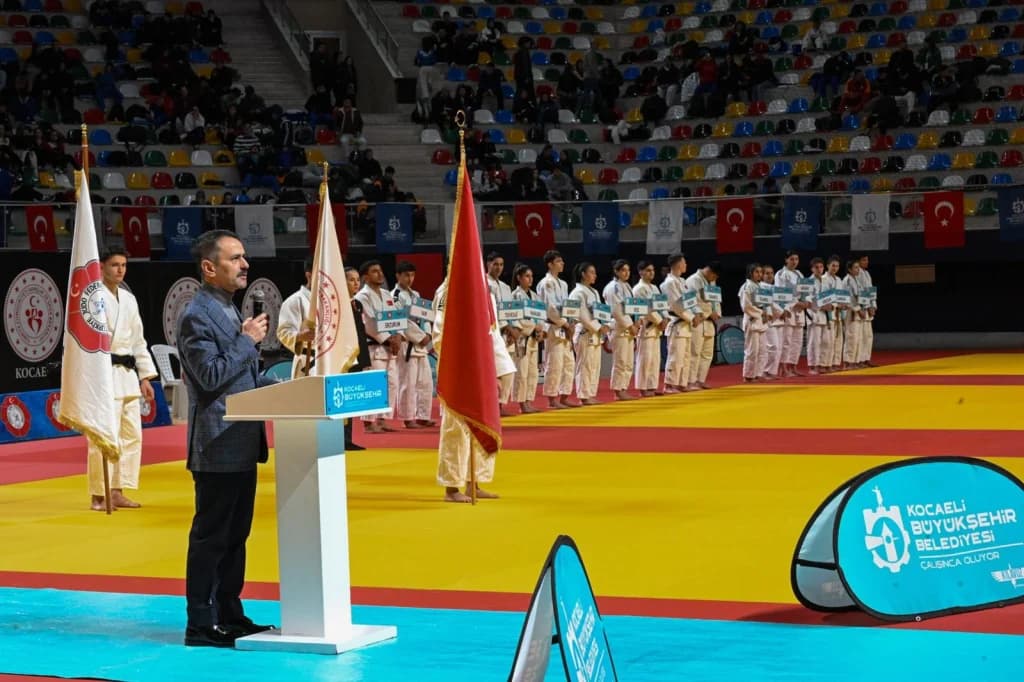 Türkiye Judo Şampiyonası İzmit'te başladı
