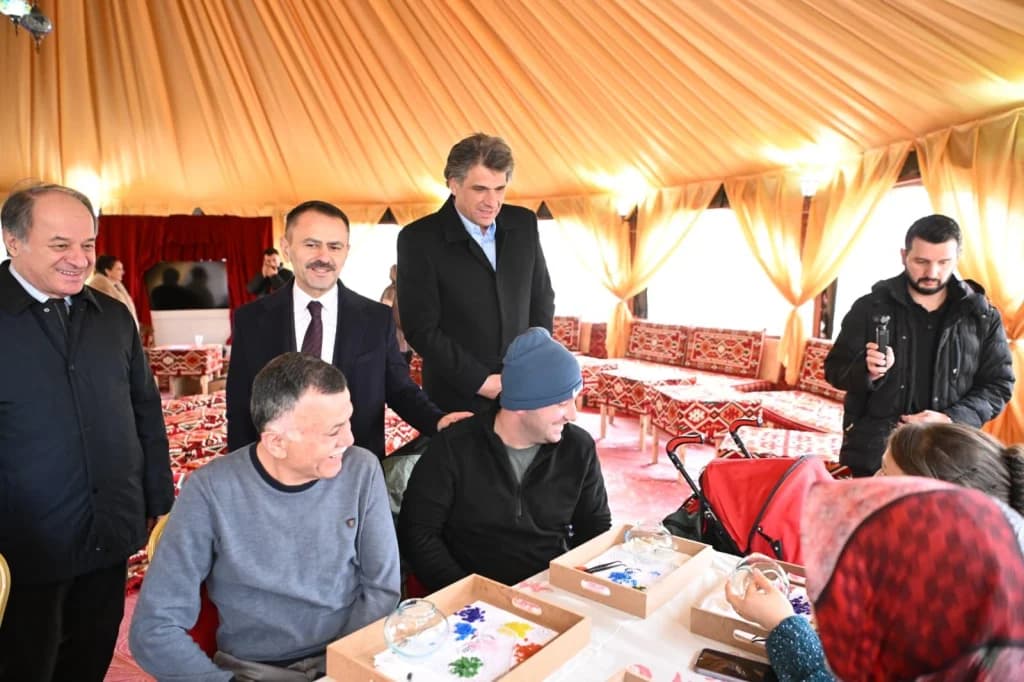 Vali Aktaş'tan Kartepe Belediyesi Otağ Çadırı'na Ziyaret